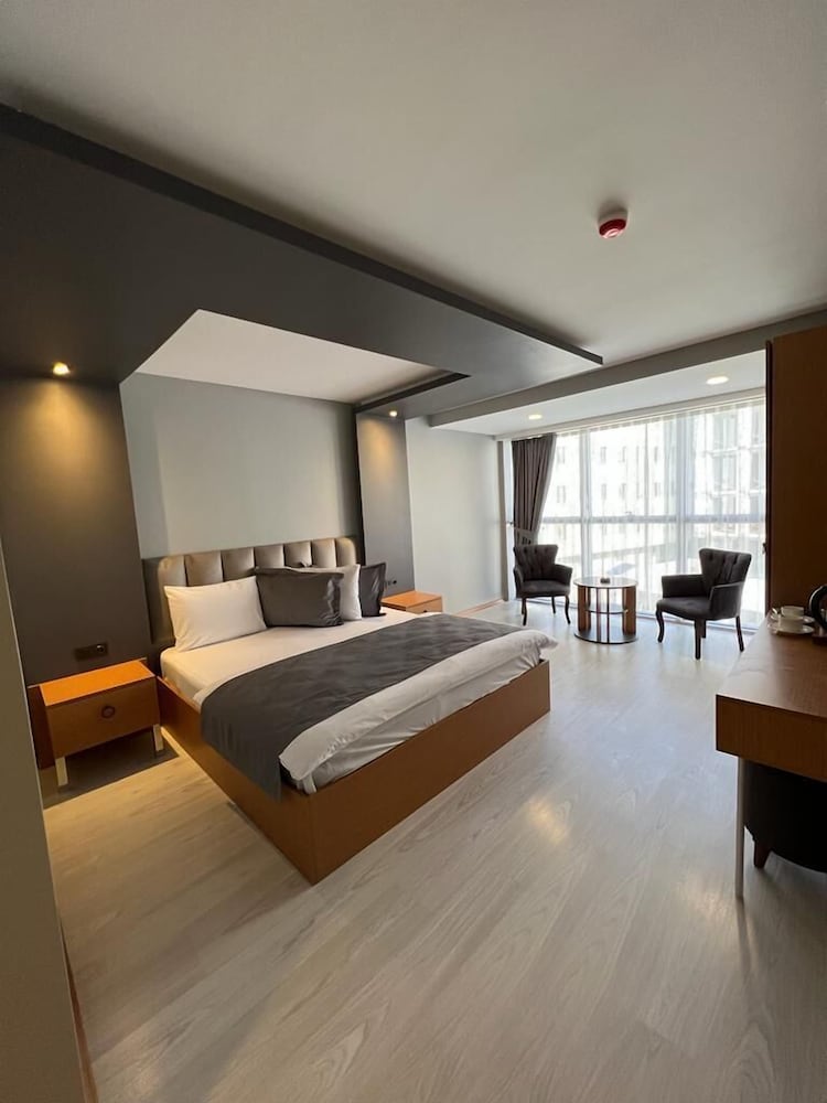 Comfort Suite, 1 Queen Bed photo 2