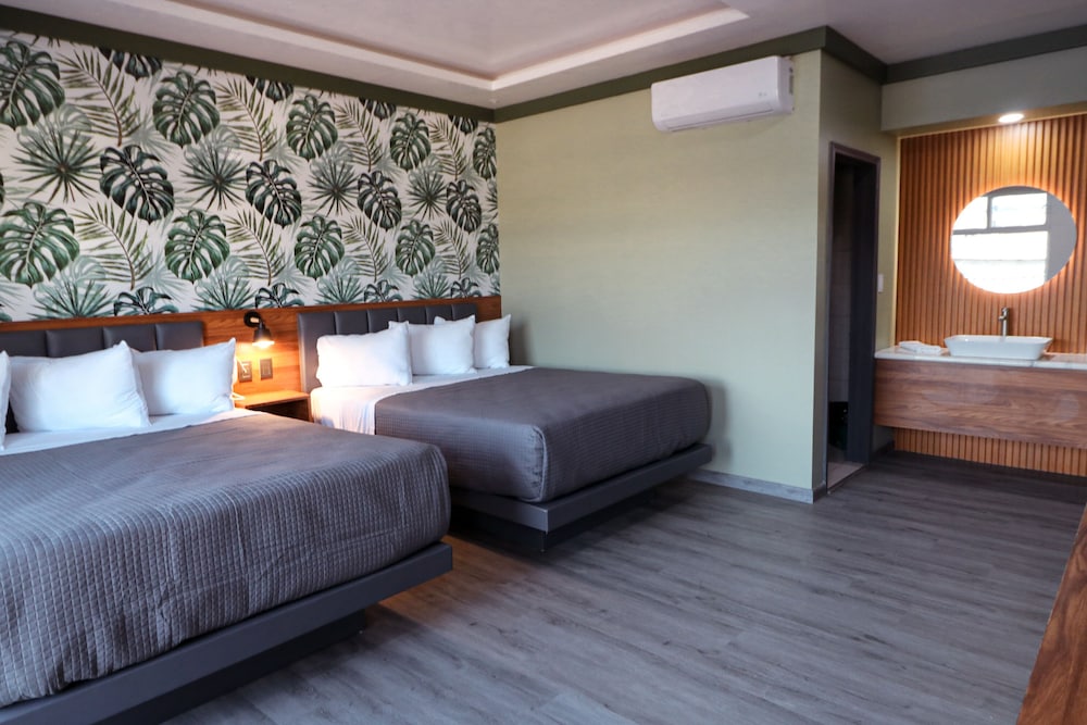 Deluxe Studio Suite