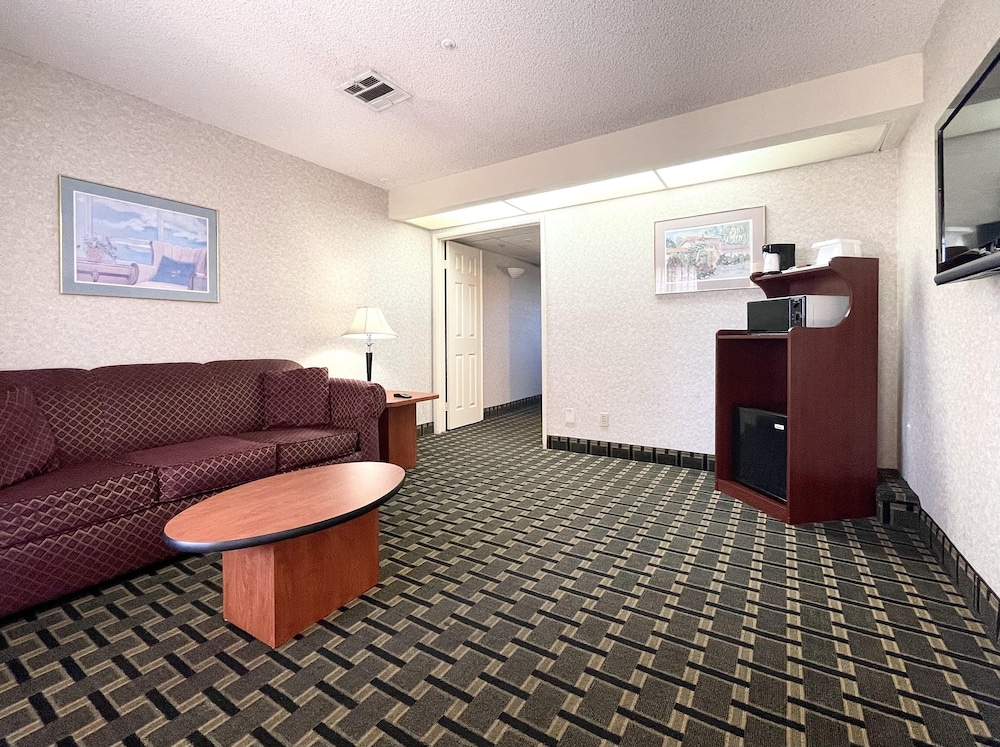 Suite, 2 Double Beds, Non Smoking photo 3