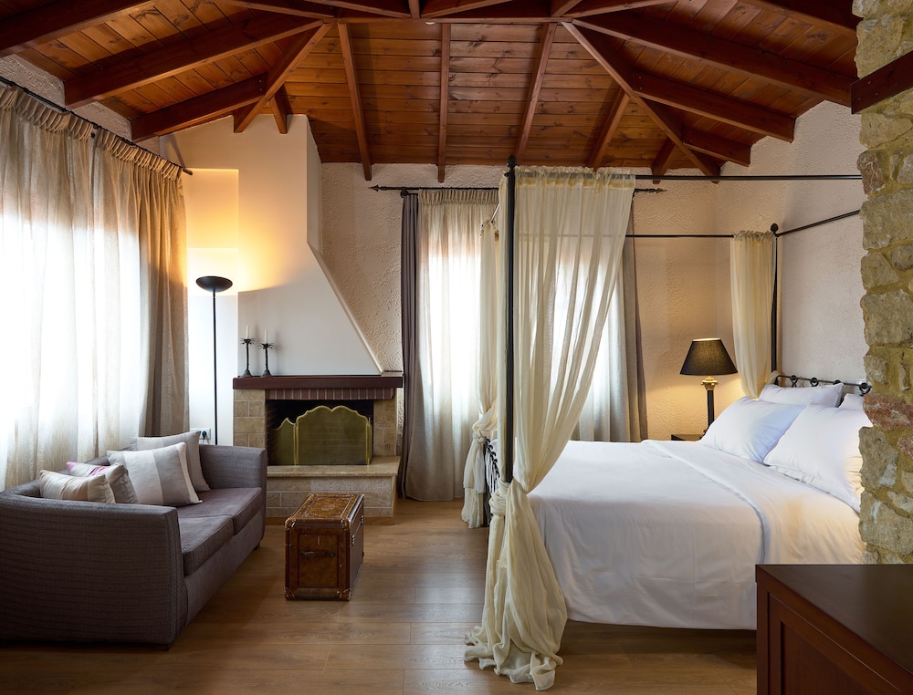 Honeymoon Suite, Jetted Tub