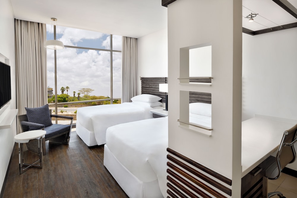 Suite, 2 Twin Beds, Park View photo 3