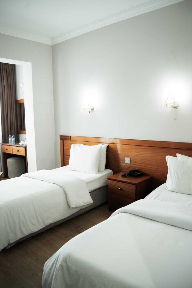 Standard Twin Room, Balcony, Pool View photo 1