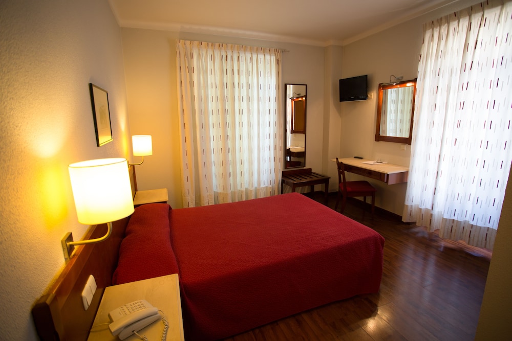 City Double Room, 1 Double Bed, Balcony, Garden Area photo 2