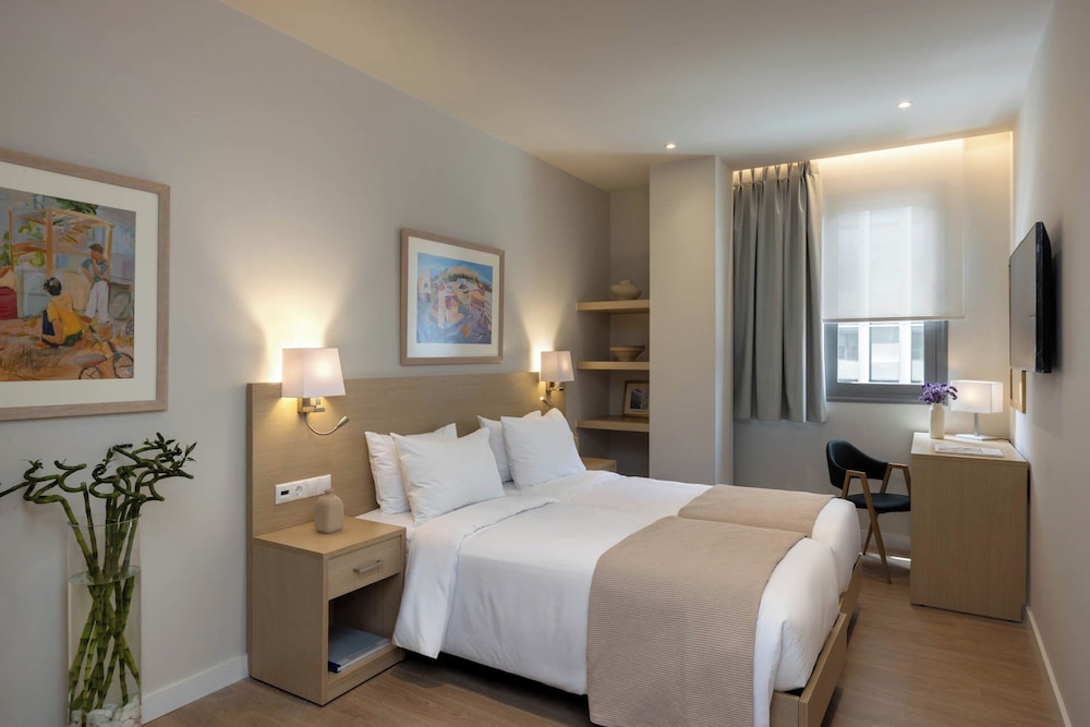 Classic Double or Twin Room, City View