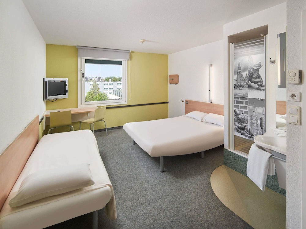 Standard Room, Multiple Beds