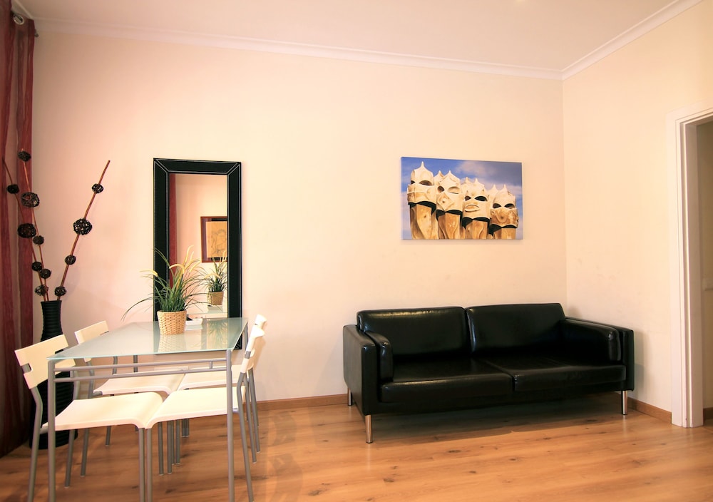 Apartment, 3 Bedrooms, Balcony (4-3) photo 2