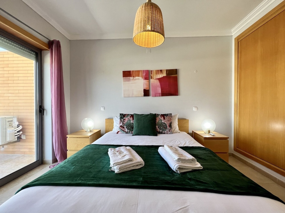 Apartment, 2 Bedrooms, Pool Access