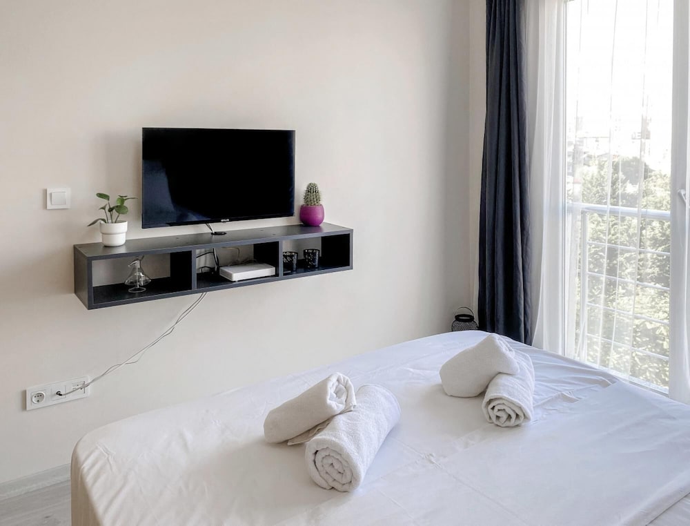 Apartment photo 2