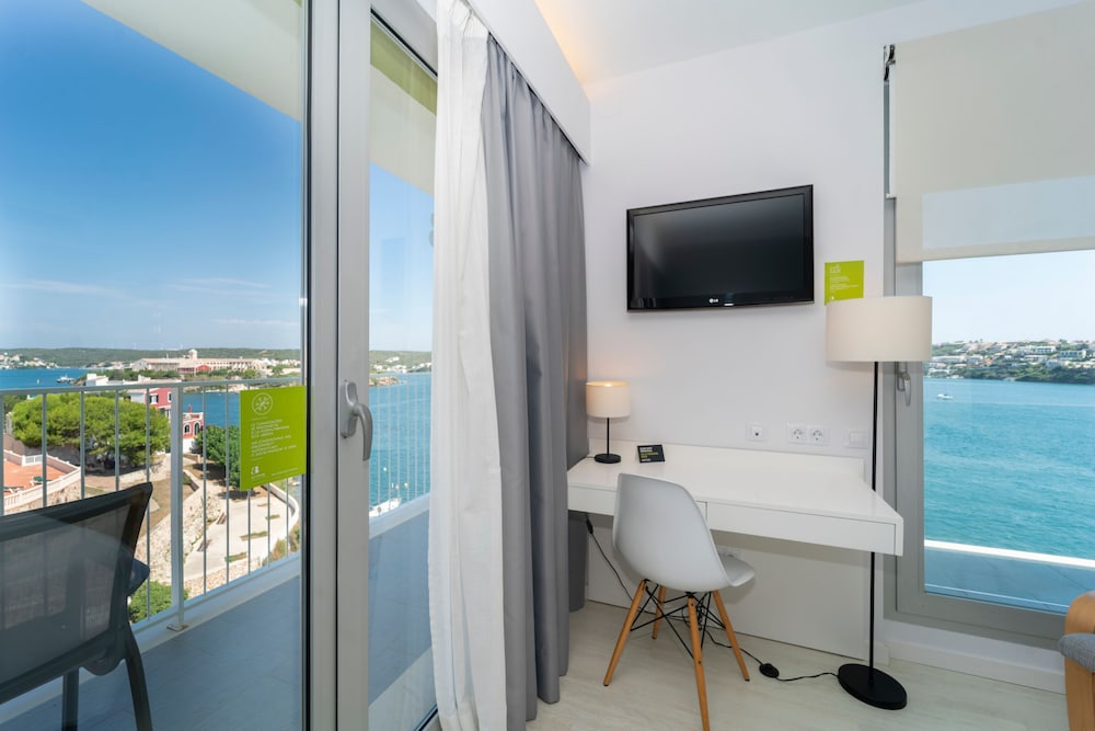 Deluxe Double Room, Sea View (Panoramic front view) photo 2