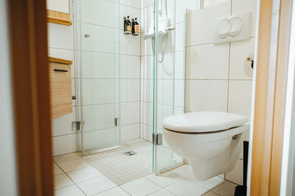 Standard Double or Twin Room - Photo 7