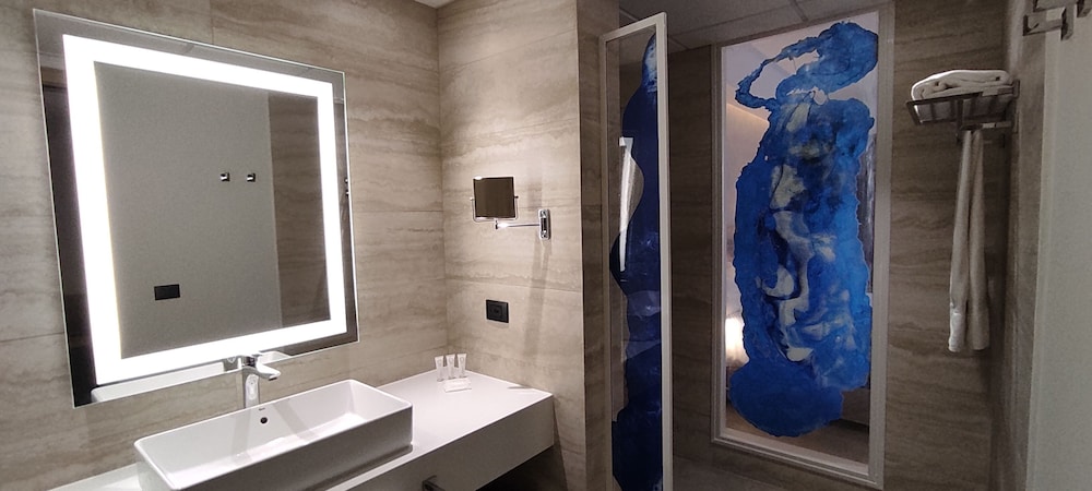 Luxury Room, Garden View - Photo 14
