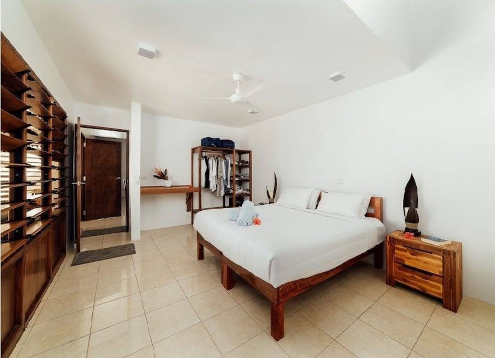 Large 4 Bedroom Villa photo 2