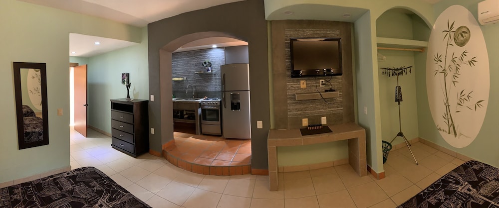 Suite Deluxe with Kitchen photo 3