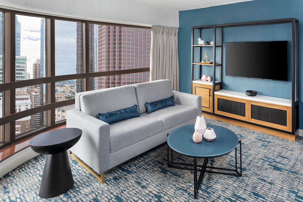 Junior Suite, 1 Bedroom (King Bed) - Photo 7