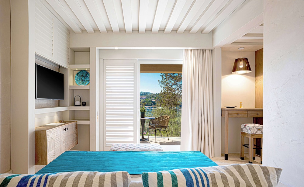 Room, 1 King Bed, Sea View