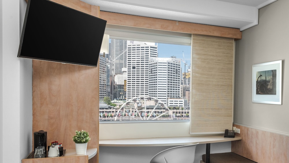 Superior Room, 2 Twin Beds, (Darling Harbor Facing) - Photo 7