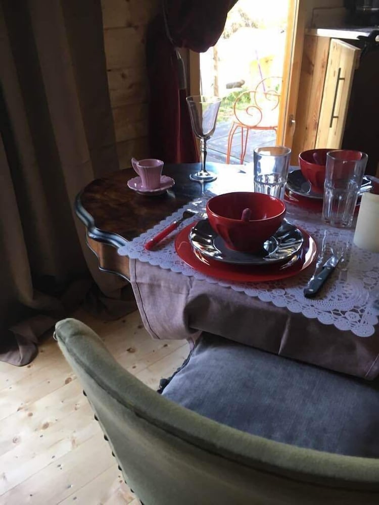 Romantic Cabin photo 2
