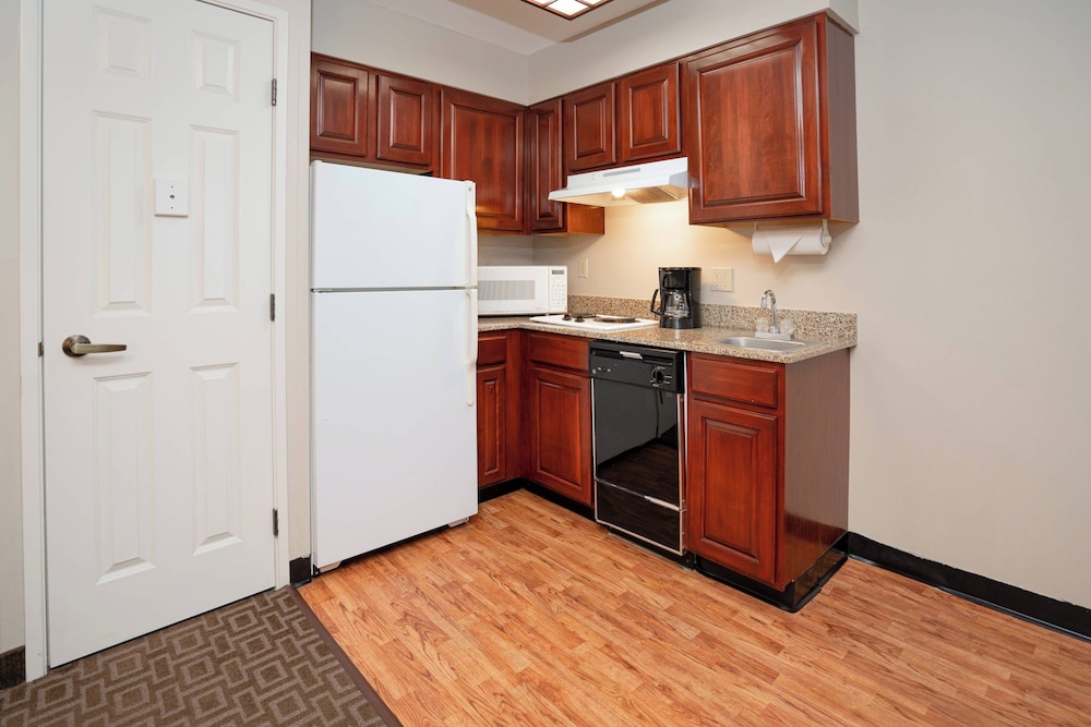 Studio, 1 King Bed with Sofa bed (Mobility/Hearing Accessible, Tub)