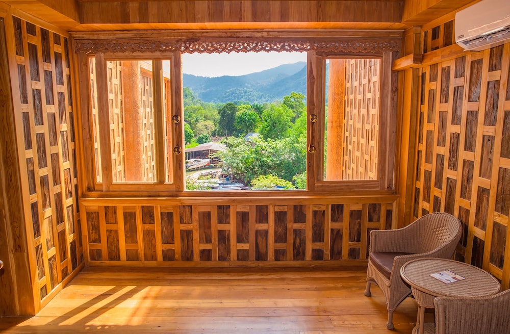 Family Pool Suite with FREE THB 1,000 Net Resort Credit per night - Photo 4