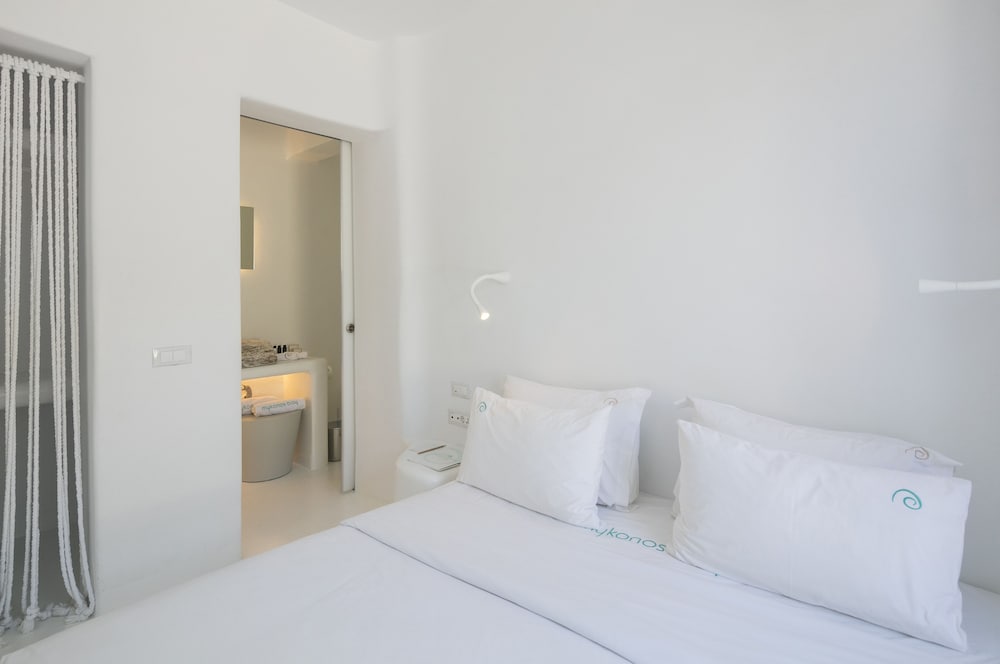 Standard Residence, Annex building (Karavas) - Photo 1