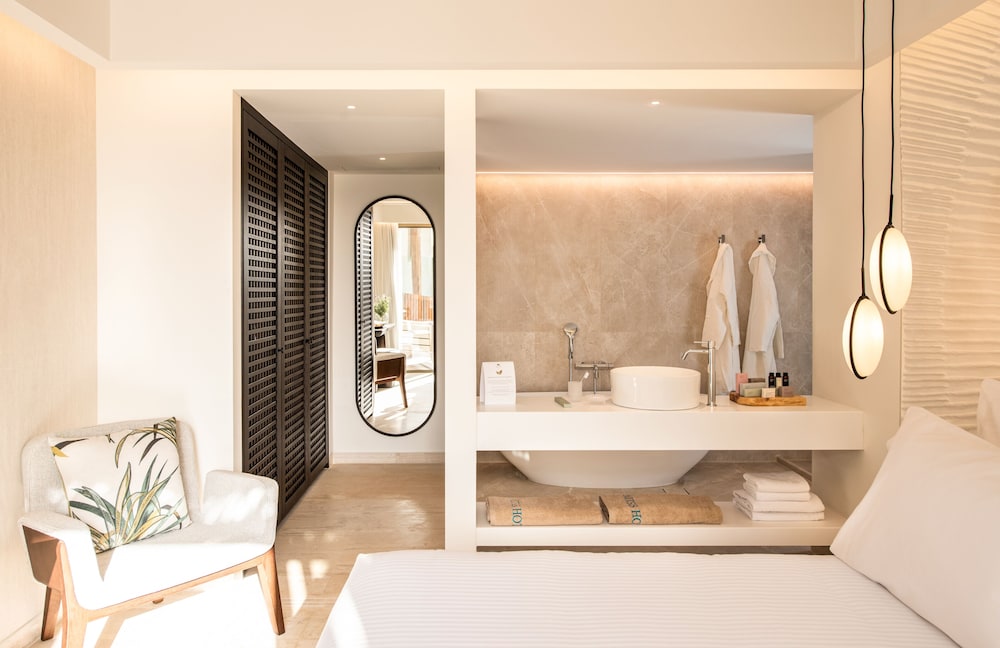 Superior Bungalow Private Courtyard