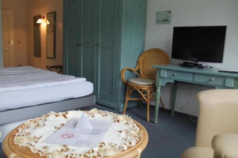 Double Room Single Use, Ocean View photo 3