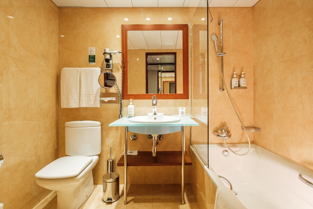 Standard Room, 2 Twin Beds, Smoking (Smoking Floor)