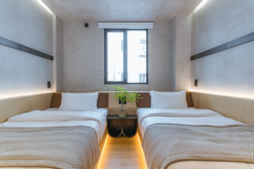 Elite Twin Room