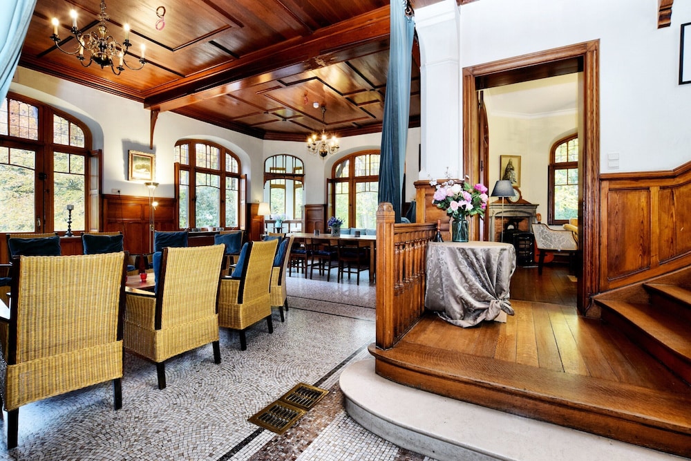 Villa photo 3