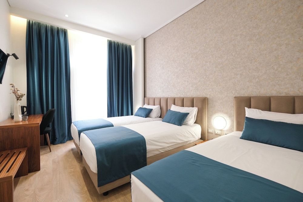 Comfort Triple Room, 3 Twin Beds, Non Smoking, City View photo 1