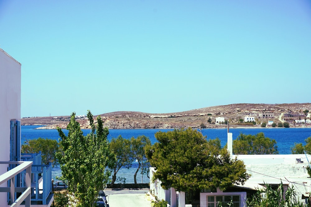 Superior Room, Partial Sea View photo 3
