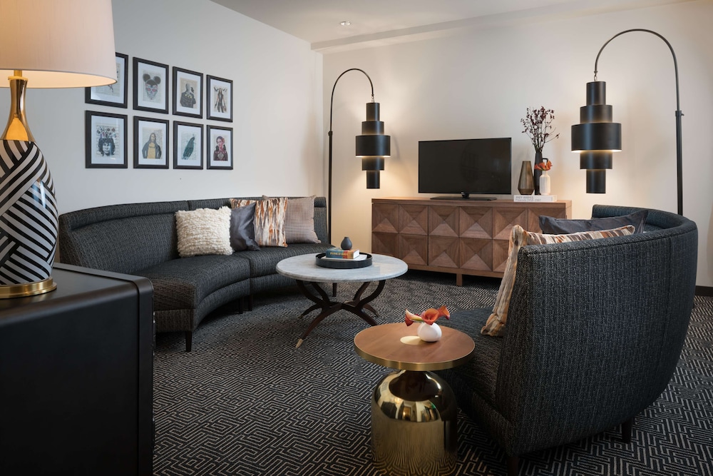Suite, 1 Bedroom, City View