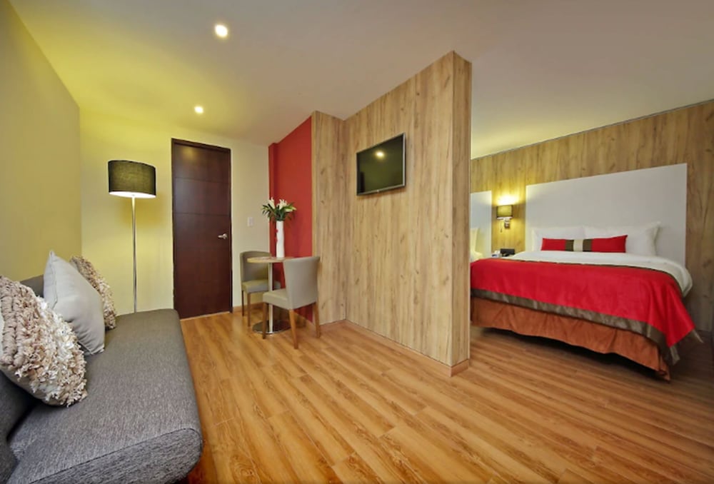 Suite, 2 Queen Beds, Non Smoking photo 2