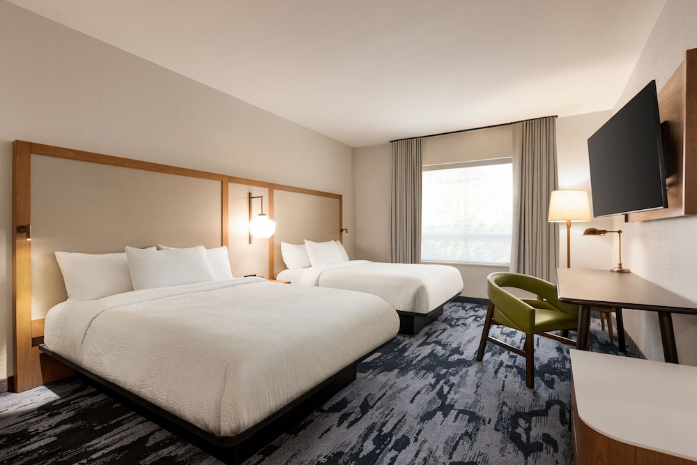 Room, 2 Queen Beds (Mobility Accessible, Tub) - Photo 1