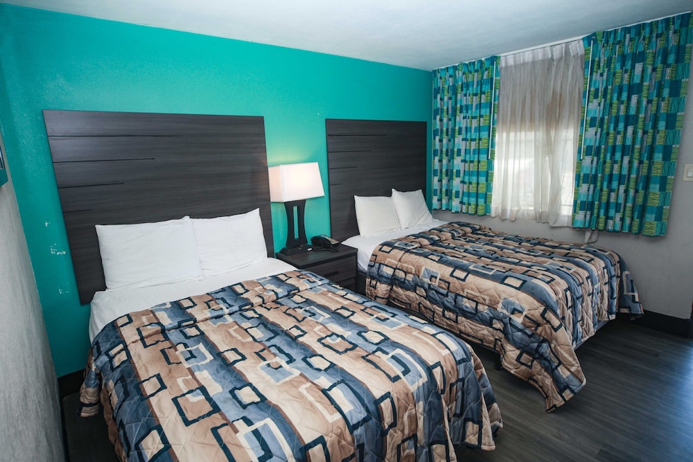 Room, 2 Double Beds, Smoking photo 3
