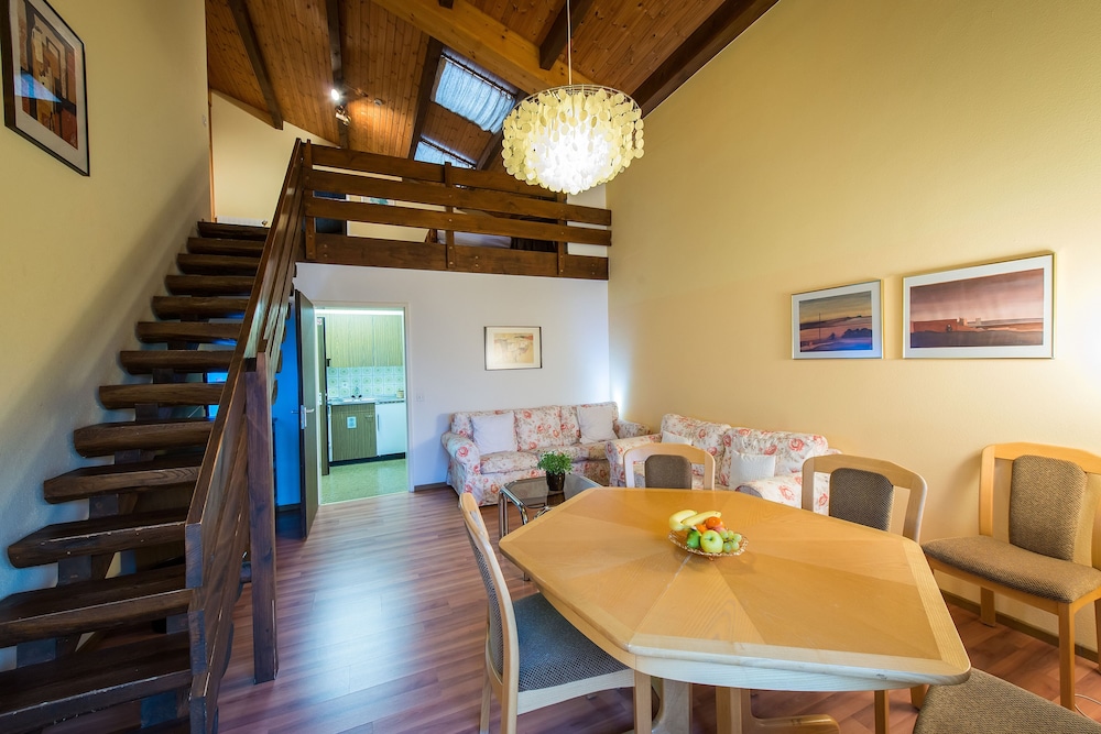 Family Duplex - Photo 9