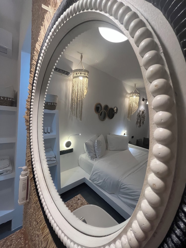 Junior Studio Suite, Private Pool photo 3
