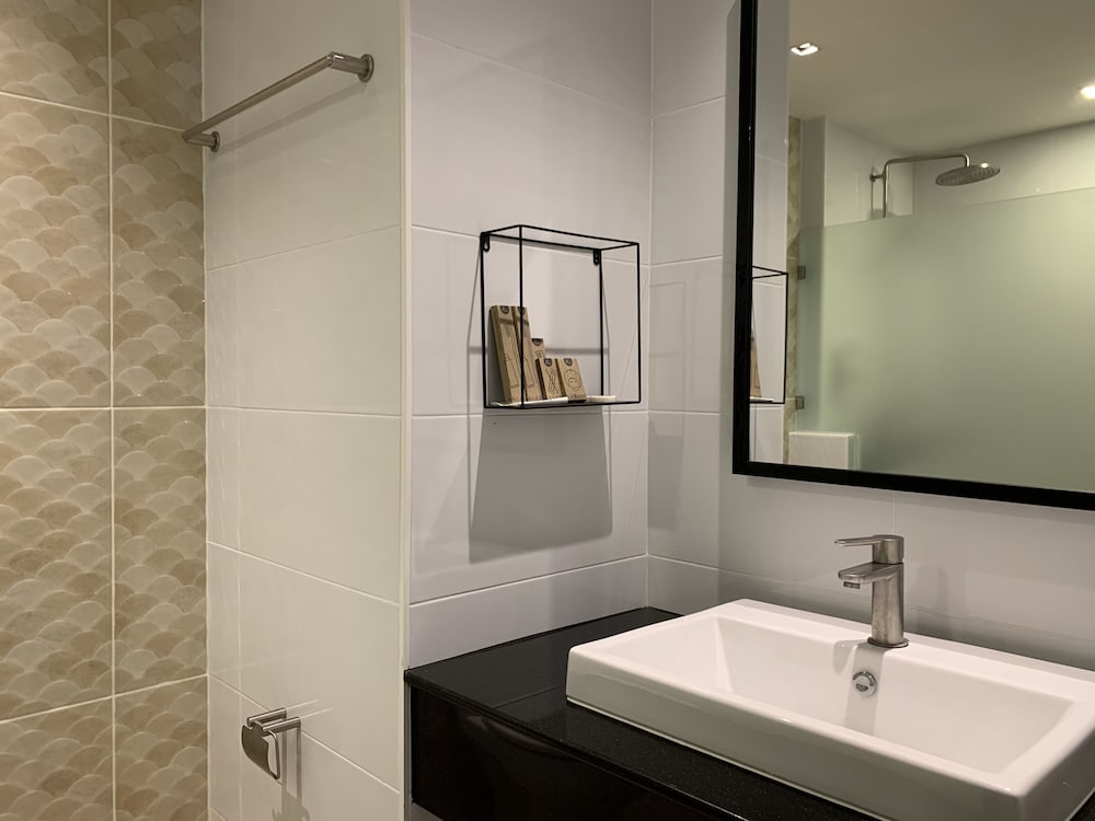 Premier Modern Room (River View) photo 3