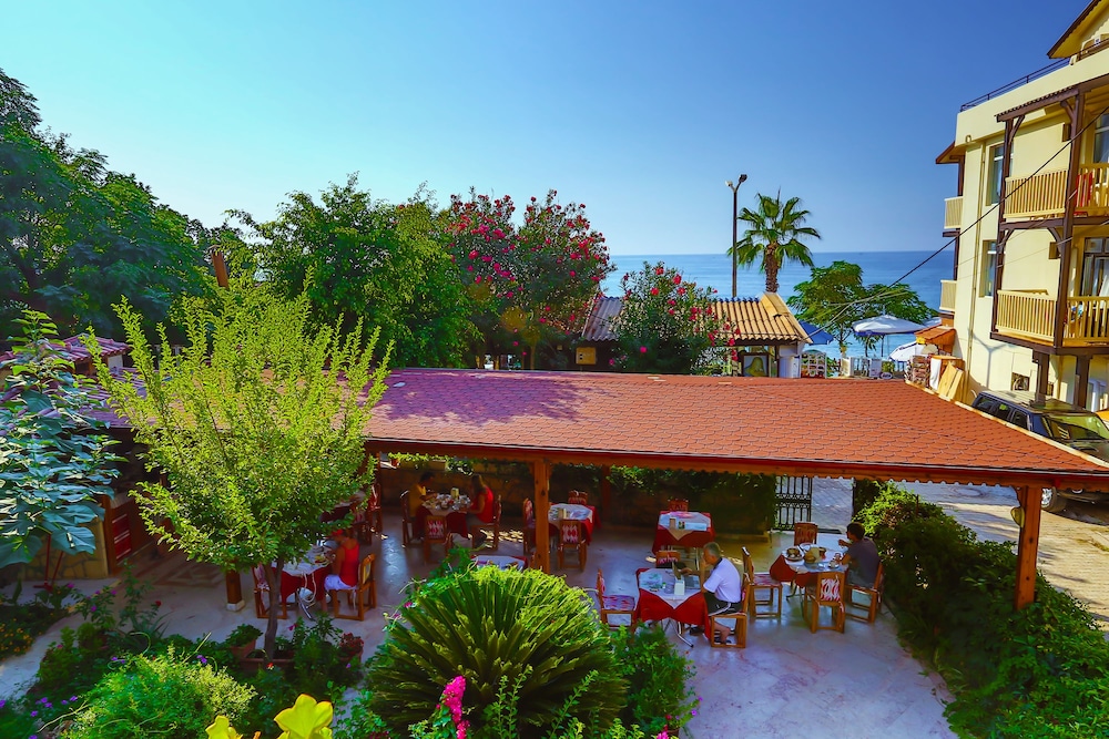 Room, Garden View
