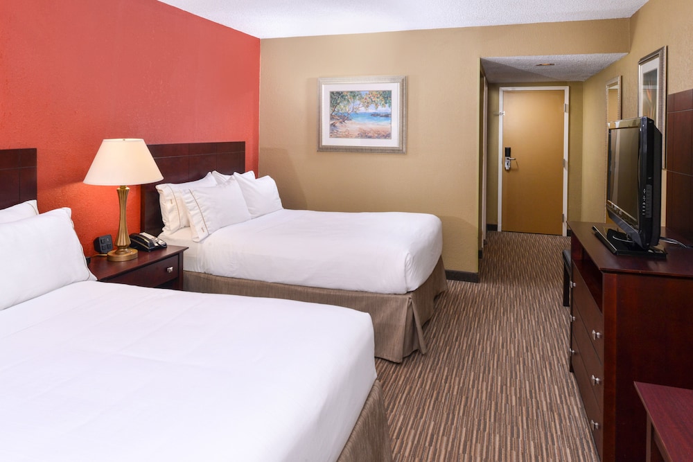 Standard Room, 2 Queen Beds, Pool Access - Photo 2