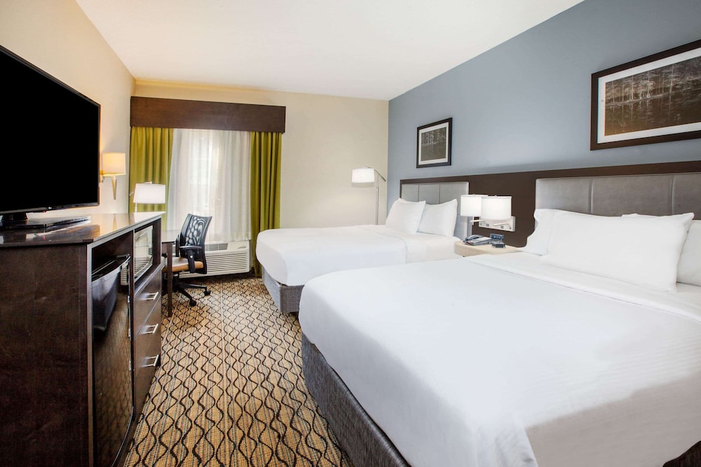 Room, 2 Queen Beds, Accessible, Non Smoking (Hearing Accessible) - Photo 1