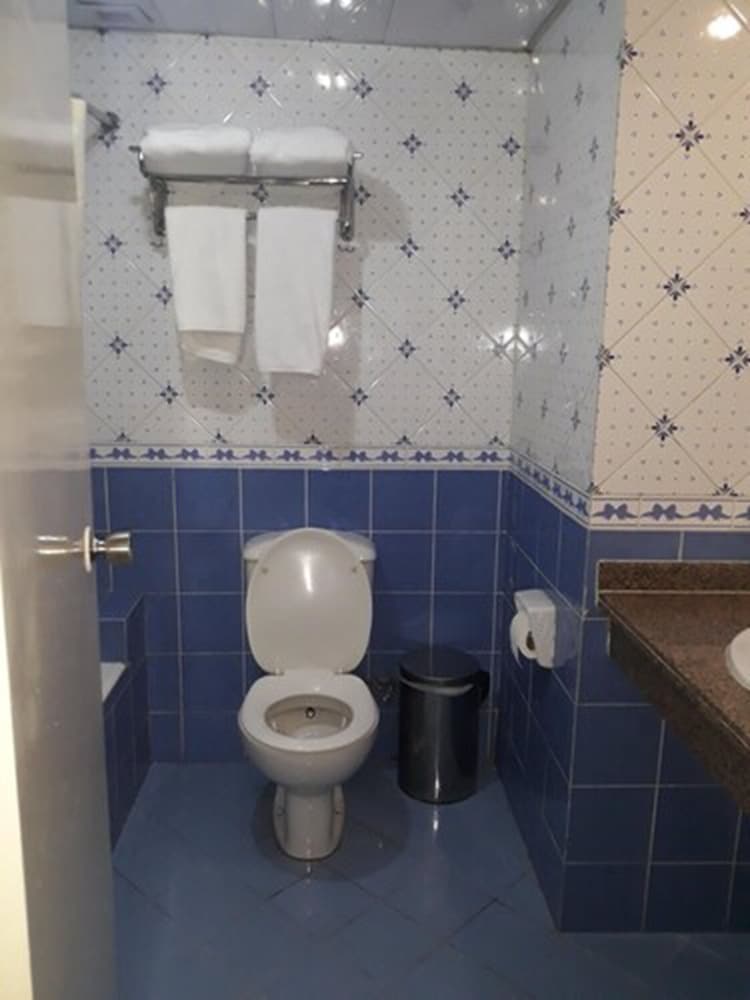 Basic Double Room thumbnail 6