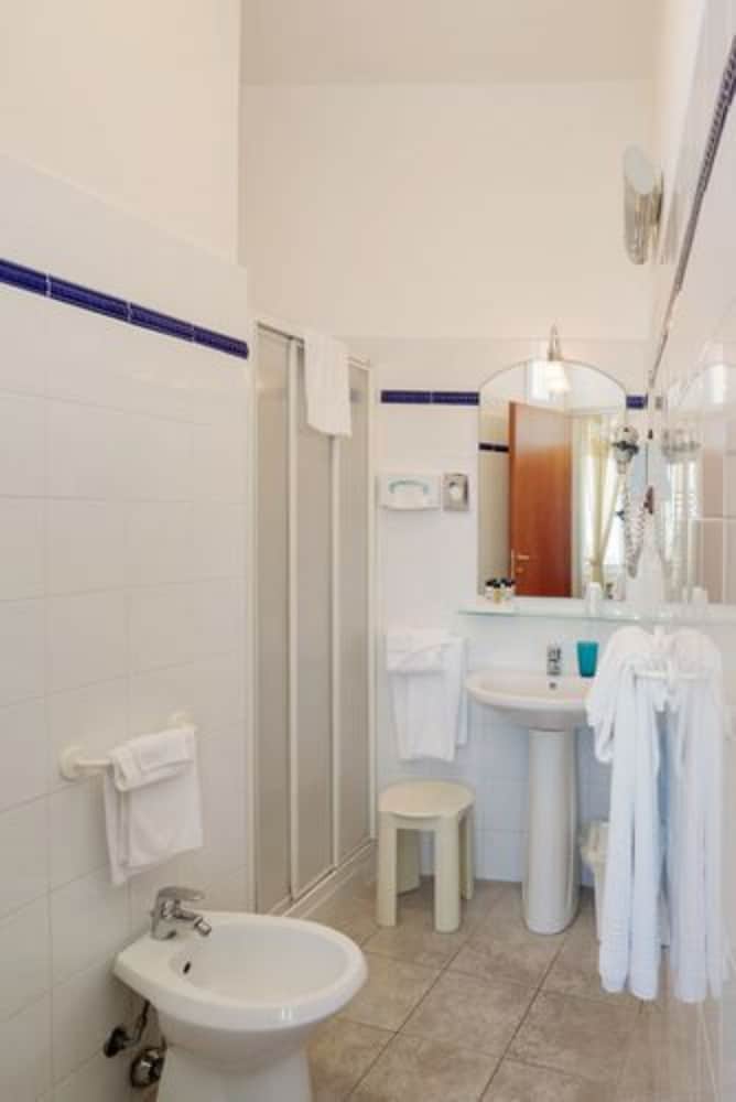 Triple Room, Sea View - Photo 5