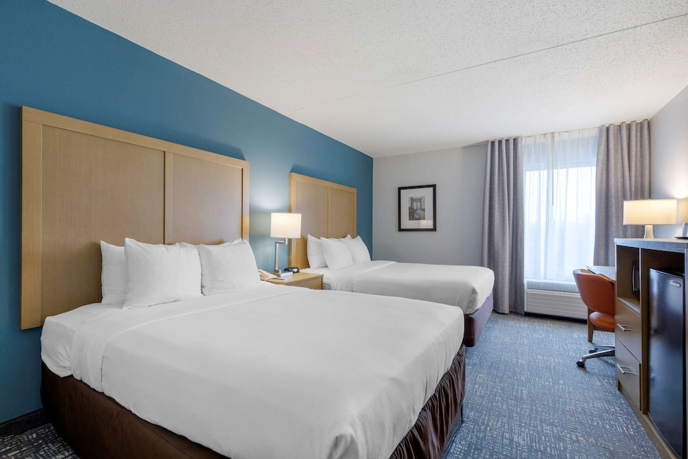 Standard Room, 2 Queen Beds, Non Smoking - Photo 1