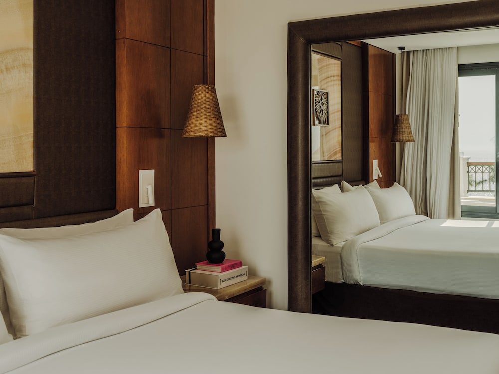 Deluxe Room, Partial Ocean View (Redlevel with Whirlpool) - Photo 8