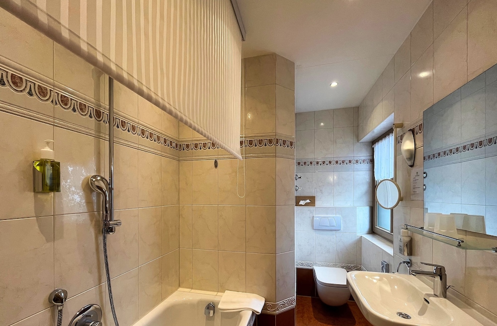 Classic Double Room, 1 King Bed, Non Smoking, Terrace