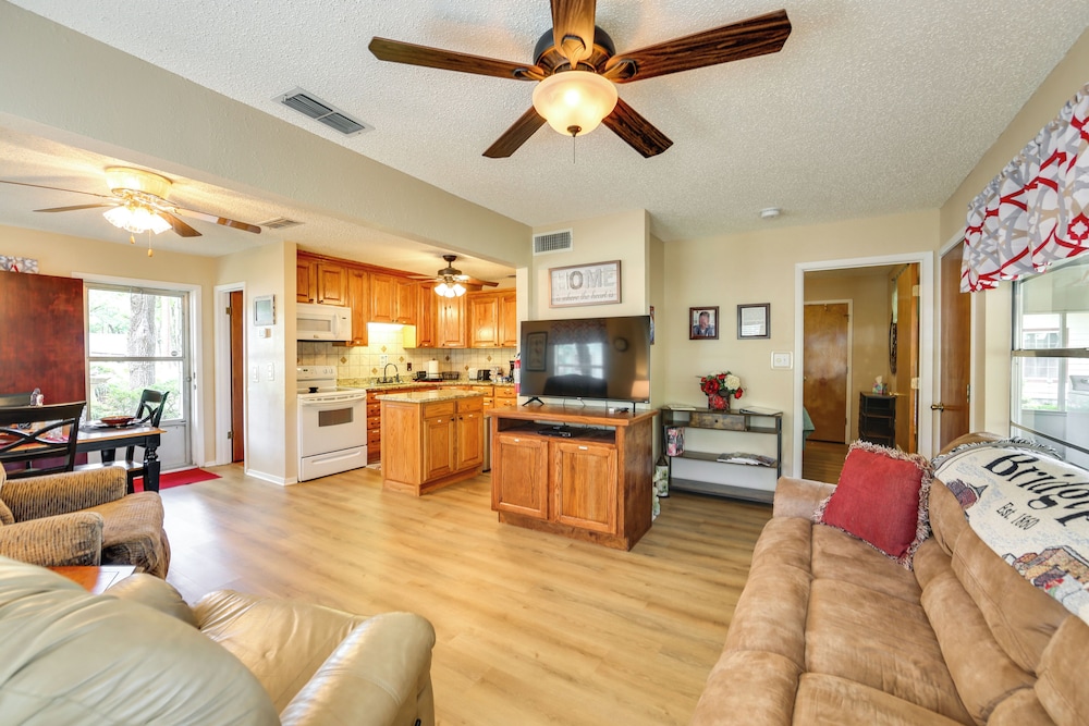 House (2 Bedrooms) photo 2