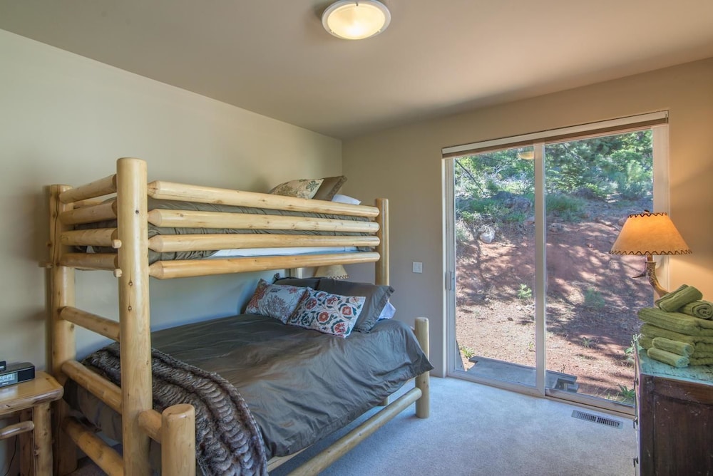 Comfort House, 4 Bedrooms, Mountainside photo 2
