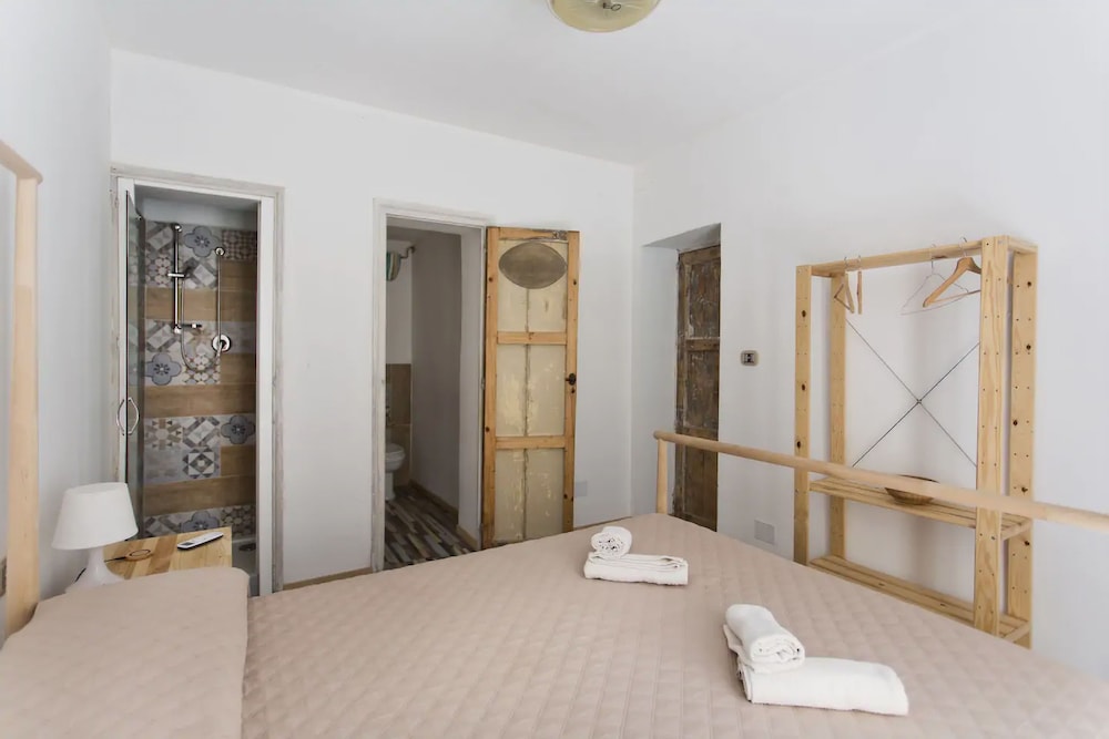 Comfort Room, 1 Double Bed, Balcony, Garden View