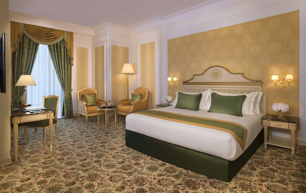 Junior Suite, 1 King Bed photo 3